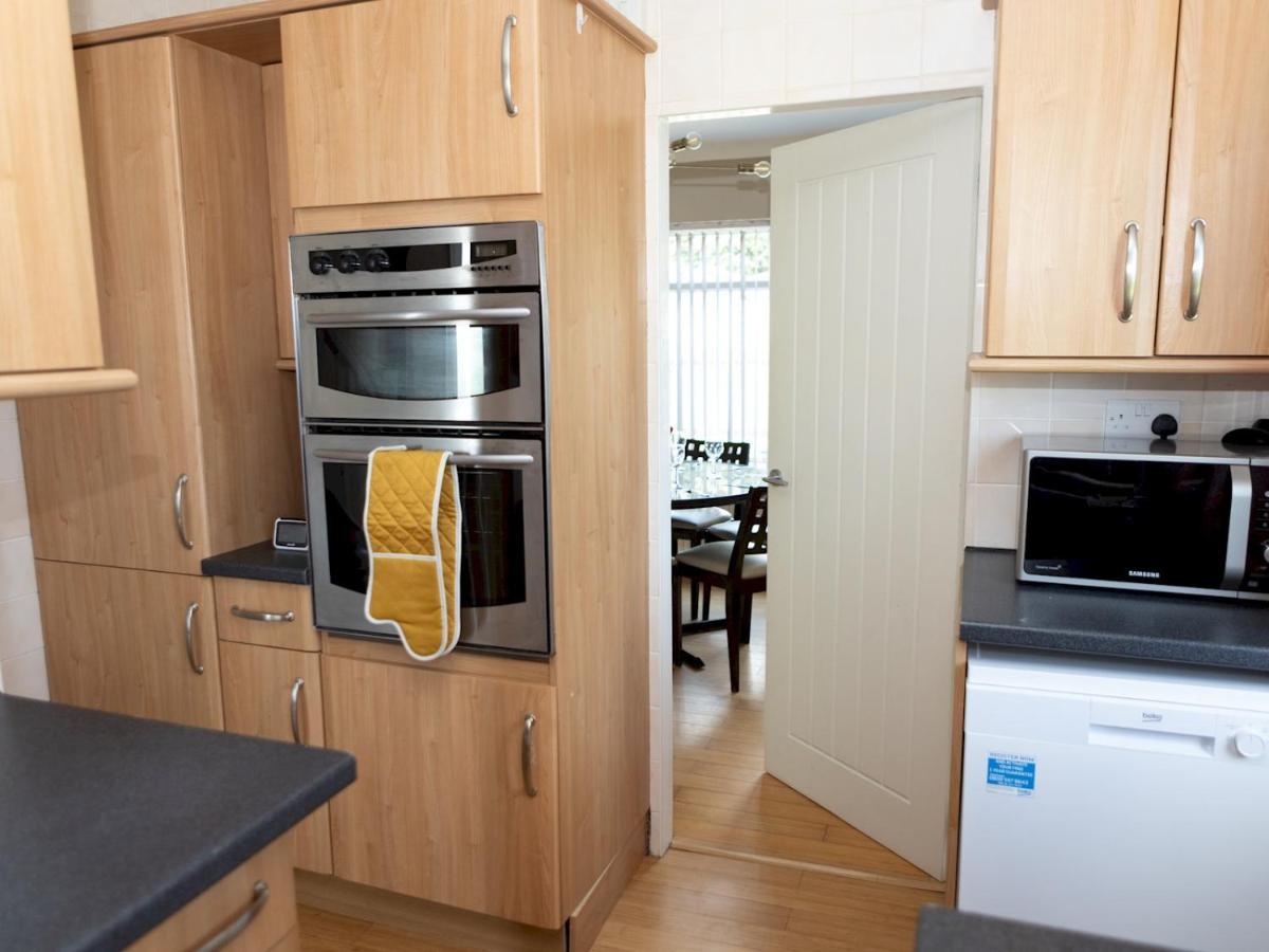 Pass The Keys Amazing 4 Bedroom Property- Hot Tub & Sea Views Scarborough Exteriér fotografie
