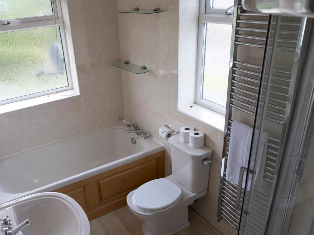Pass The Keys Amazing 4 Bedroom Property- Hot Tub & Sea Views Scarborough Exteriér fotografie