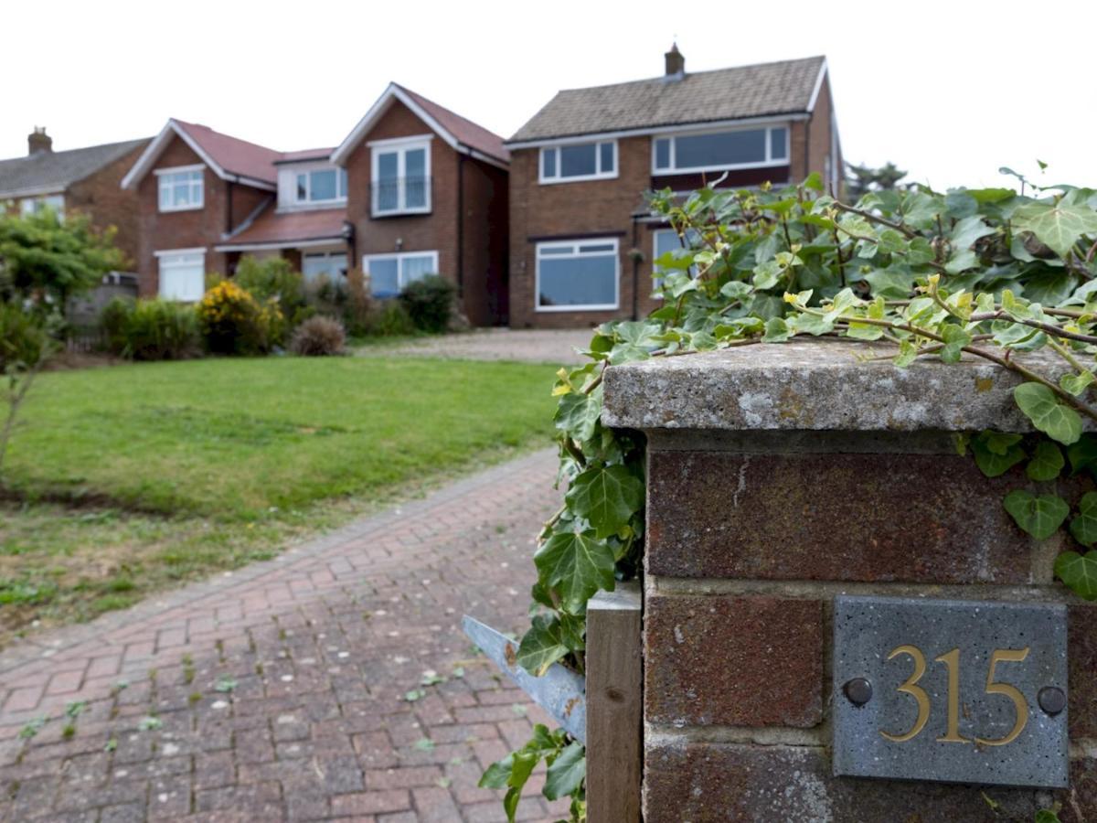 Pass The Keys Amazing 4 Bedroom Property- Hot Tub & Sea Views Scarborough Exteriér fotografie